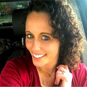 Meet your Posher, Alicia